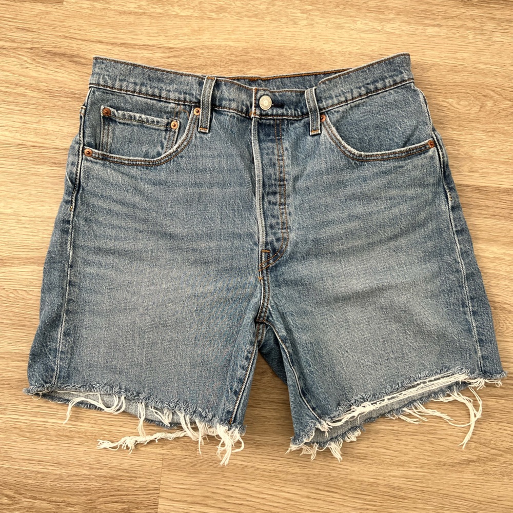 Levi's Women's 501 Mid Thigh Short